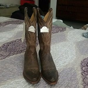 NWT Shyanne Cowboy Boots